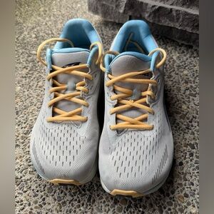 Altra - Via Olympus - Light Gray (al0a82cr224) - 9 Women